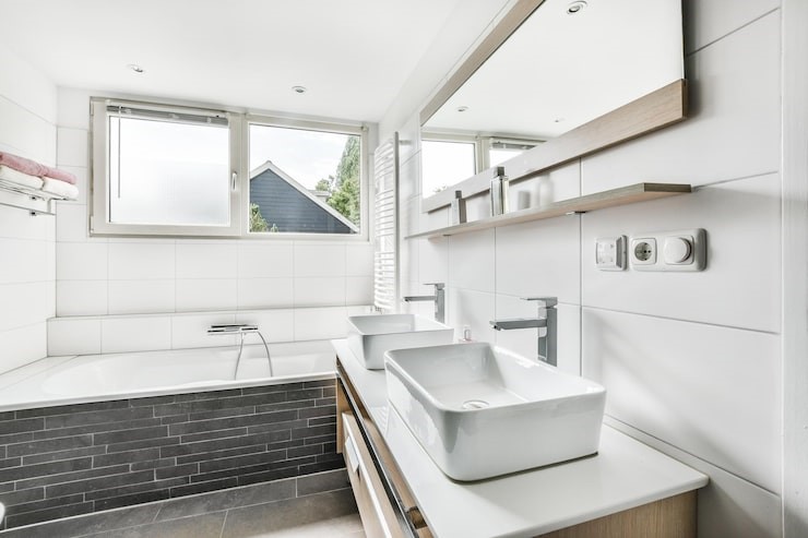 How Do Local Contractors Handle Bathroom Renovations Differently in Vancouver?